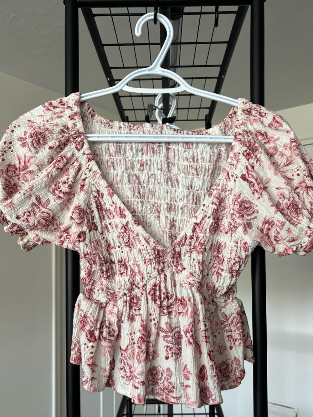 MINKPINK Rose-Print Smocked V-Neck Peplum Top